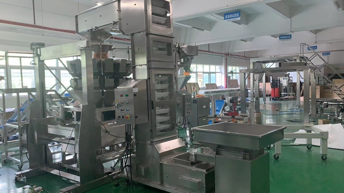 Sistem pengangkutan dan pembobotan dan penyegelan tas sepenuhnya otomatis untuk produsen makanan ringan. Bingkai mesin SUS304