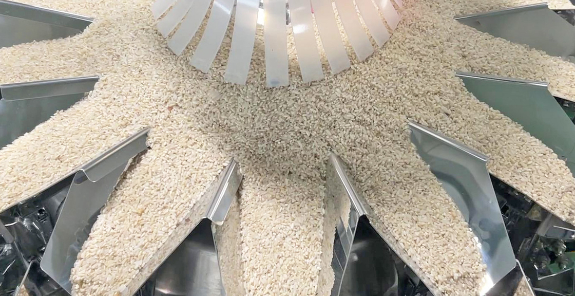 14 Ember Otomatis Multihead Weigher 1kg 2kg 5L Cereals Food Grain Rice Bag Packing Machine