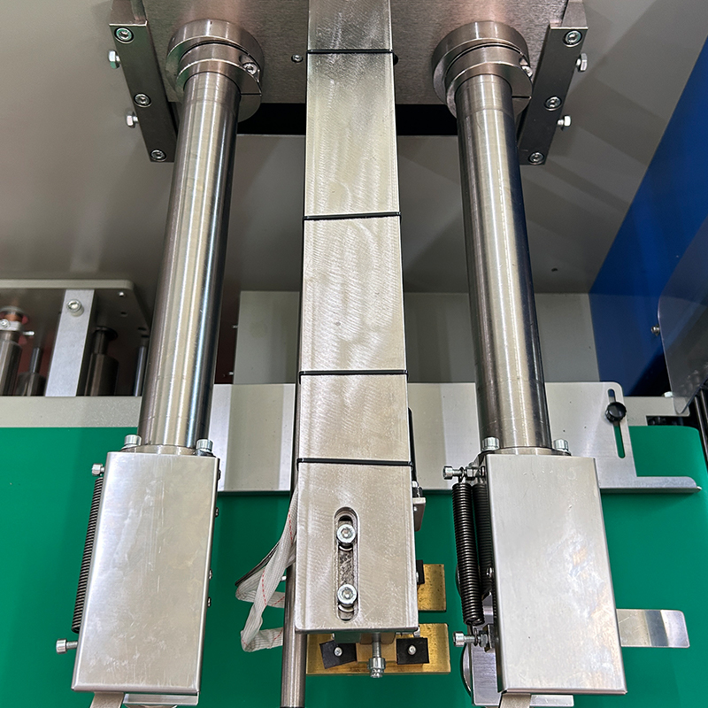 Multifunctional Automatic Horizontal Candy Food Bread Chocolate Plastic Bag Flow Pillow Flowpack Packing Machine