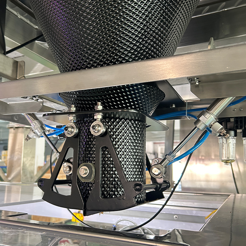 Disesuaikan Efisien Dehidrasi Daging Sapi Nuggets Quantitative Bagging Mesin Kemasan Siap Makan Makanan Daging Sapi Multihead Weigher