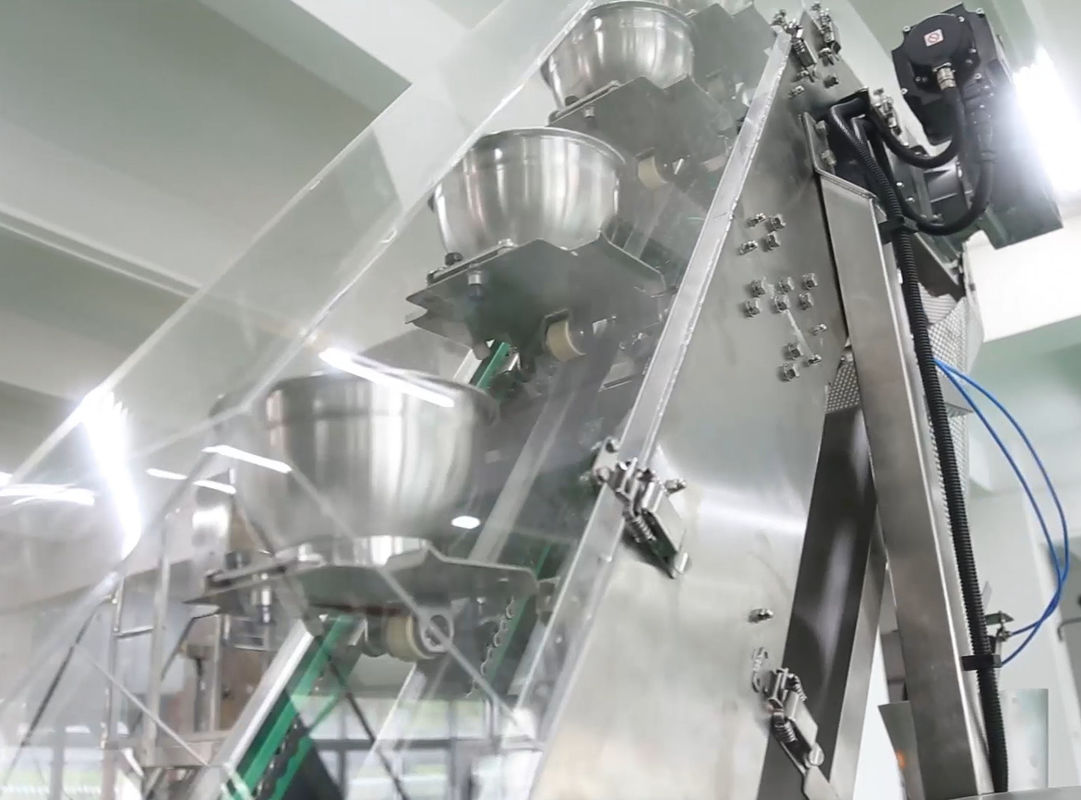 14 Mutihead Weigher VFFS Packaging Machine Bowl Type Elevator Untuk Buah Beku Kacang Coklat