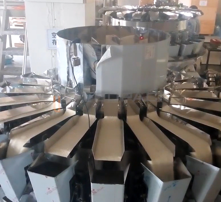 130 WPM Mesin Pengemas Makanan Ringan SUS 304 20 Head Weigher 2.5 L