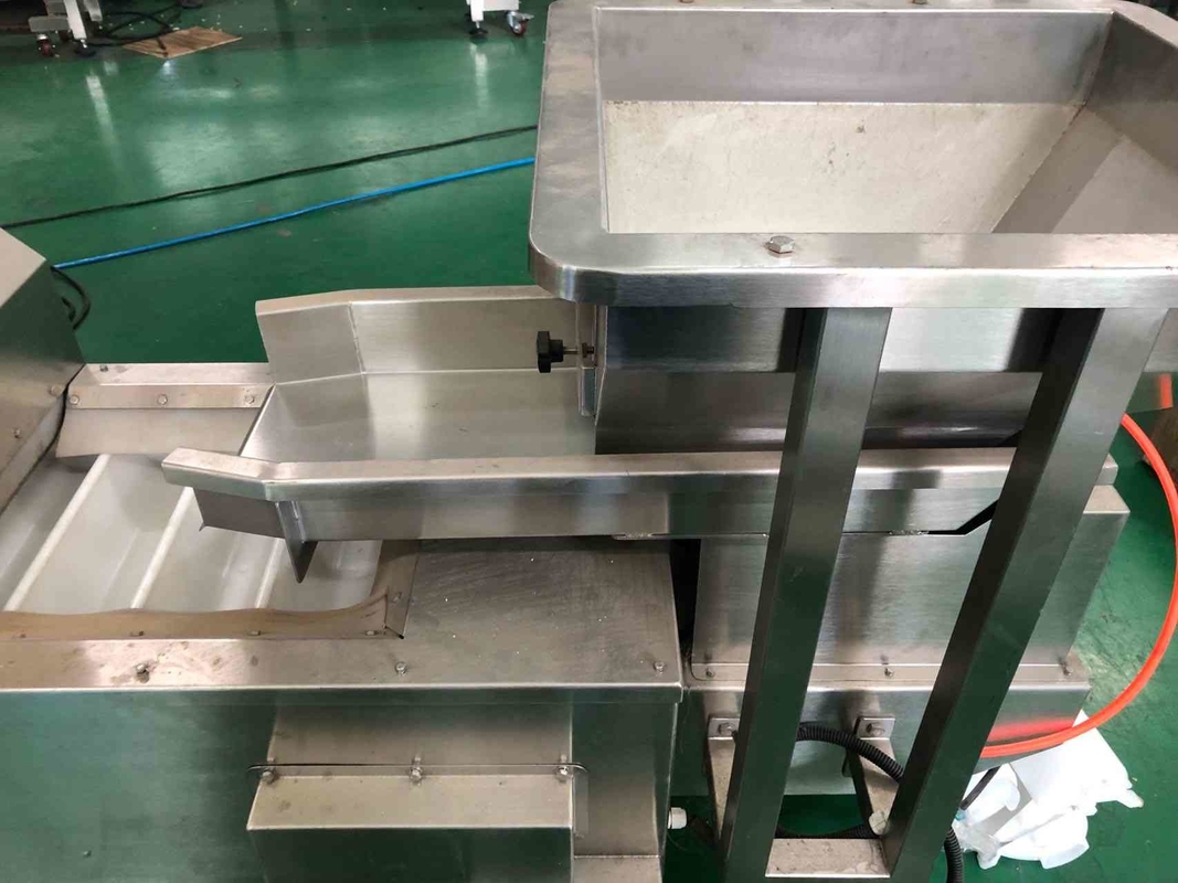 konveyor bucket miring Z stainless steel bekerja dengan timbangan multihead 10/14 kepala