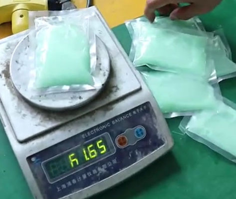 Mesin Pengemasan Cerdas Kecil 45 tas / menit untuk Cairan