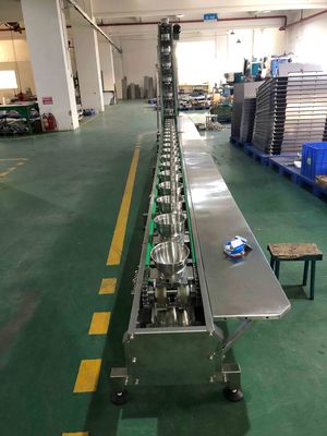 0.75KW Mesin Pengemasan Acar Makanan Terukur Aman Jenis Tippler Conveyor Untuk Patch Blok